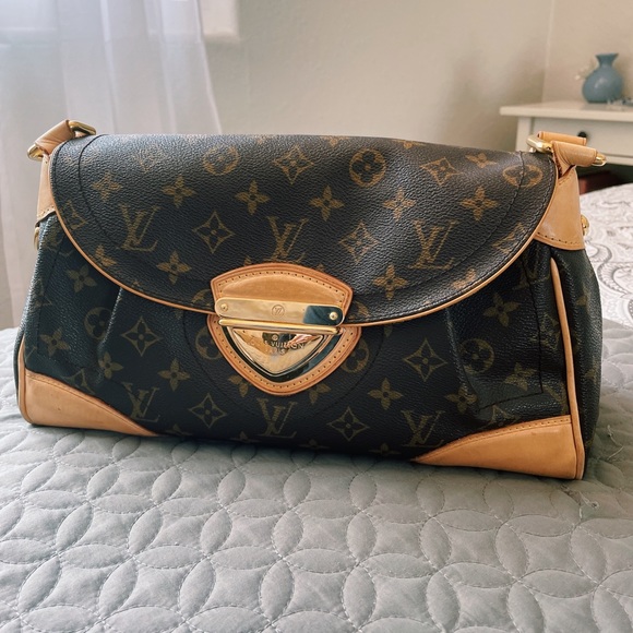 Louis Vuitton Beverly MM Shoulder Bag - Picture 3 of 6